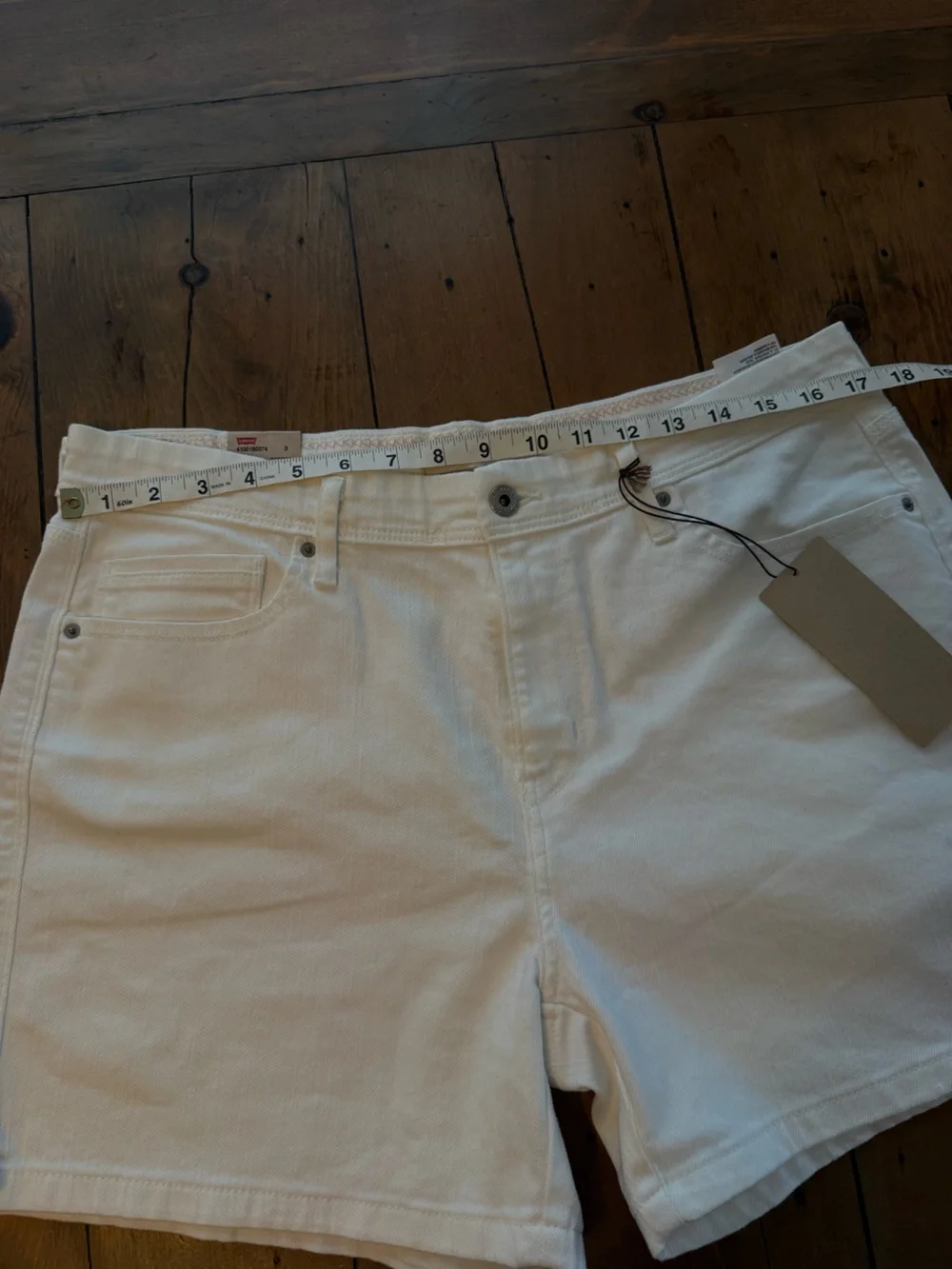 Levi's White Denim Shorts Women's Size 14 Casual Cuffed Denim